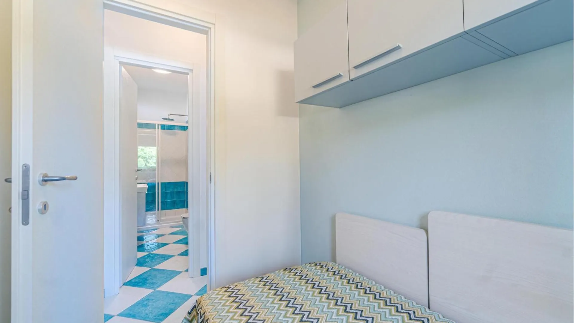 Lovely Apartment In Deiva Marina With Kitchen