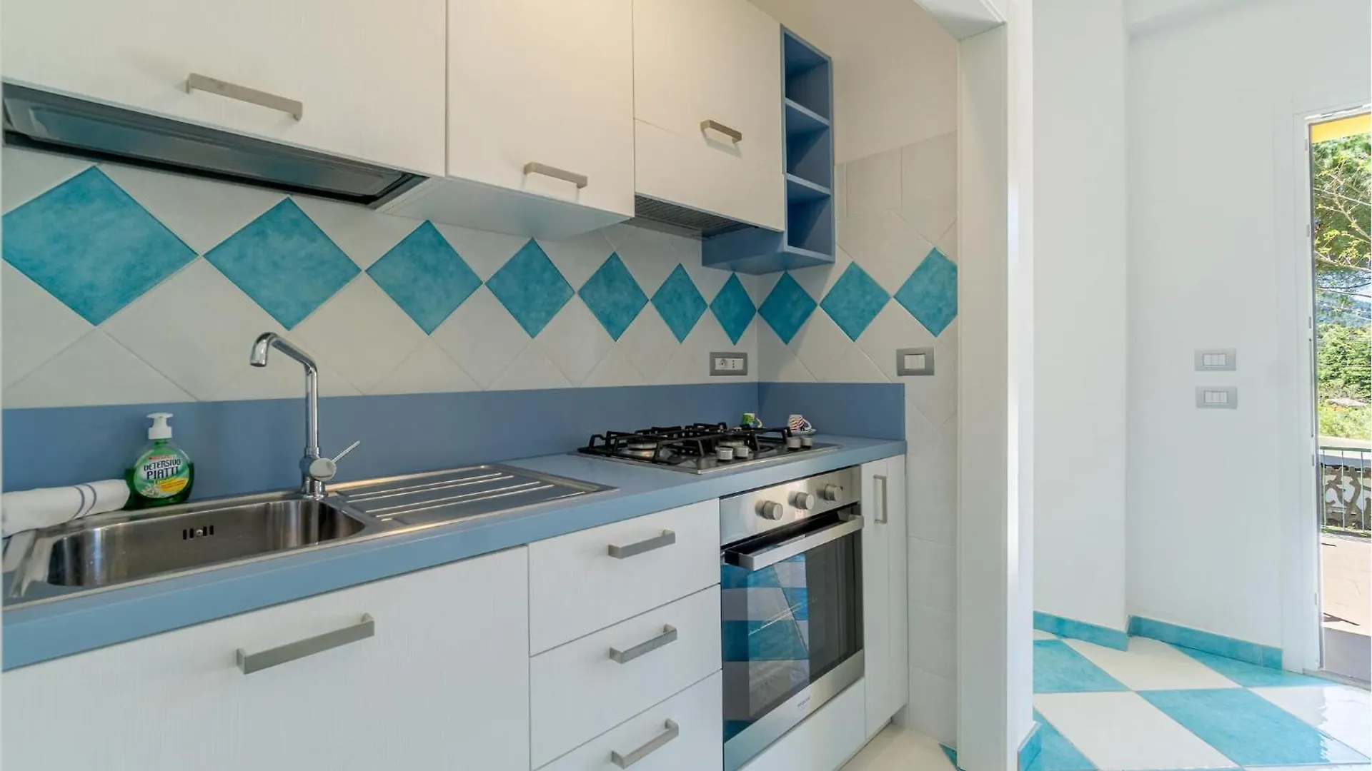 Lovely Apartment In Deiva Marina With Kitchen 0*,  Italy
