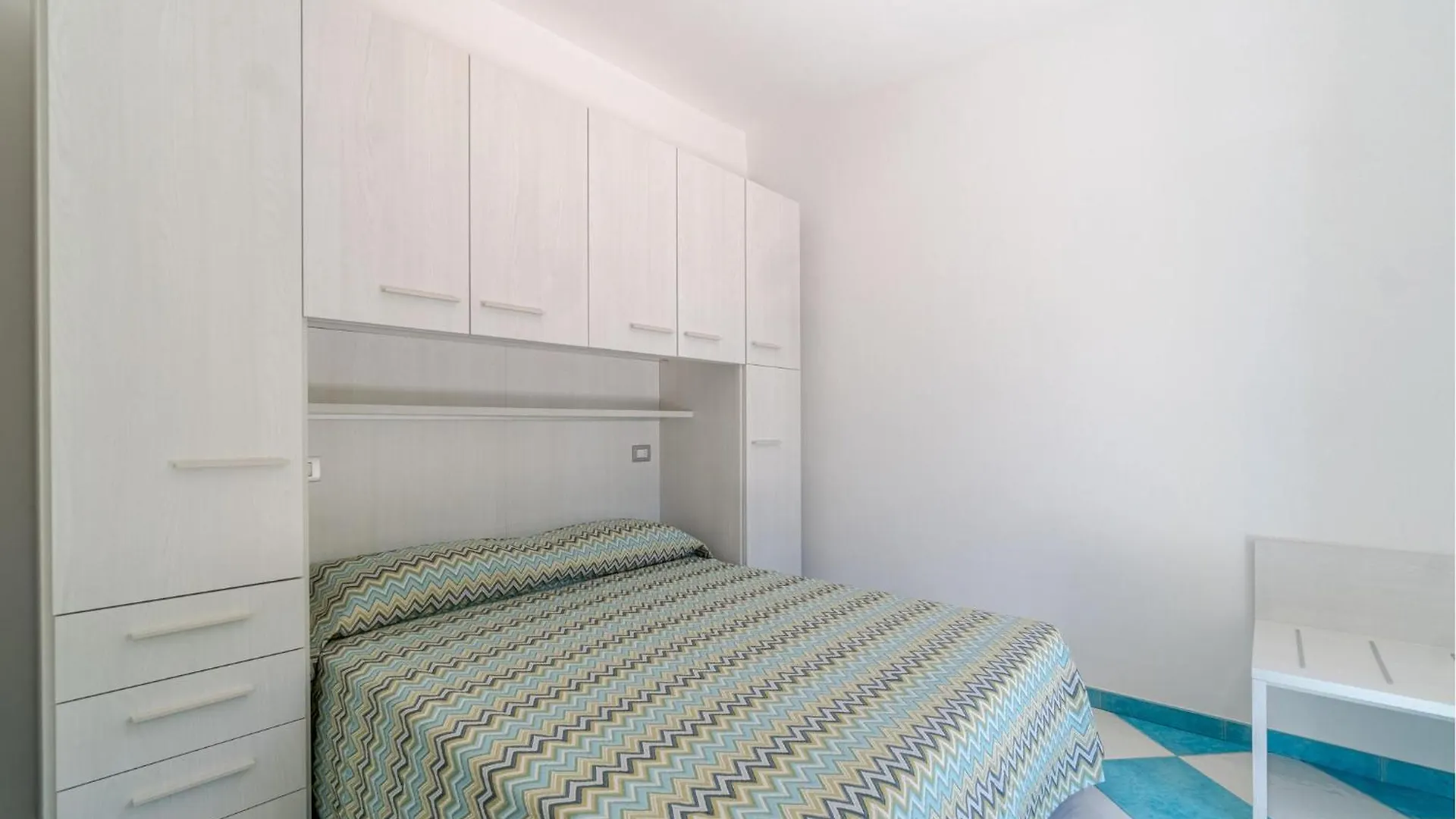 Lovely Apartment In Deiva Marina With Kitchen