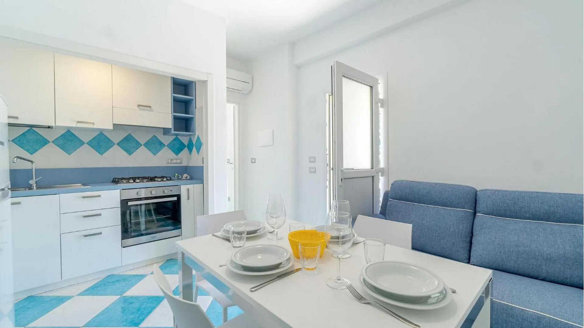Lovely Apartment In Deiva Marina With Kitchen 0*,